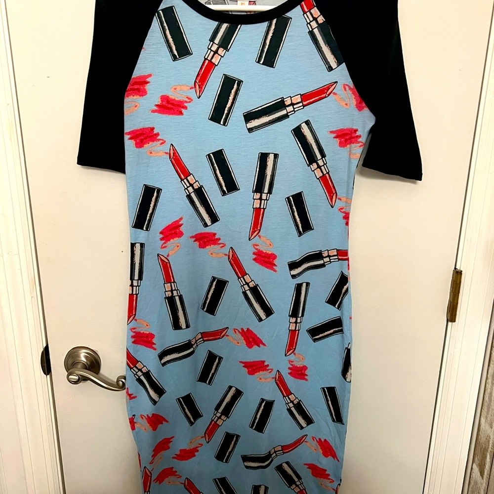 LuLaRoe Red Lipstick dress size XS- 3/4 sleeve